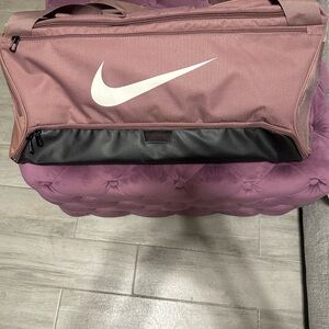 Nike Mauve and Black Travel Bag
